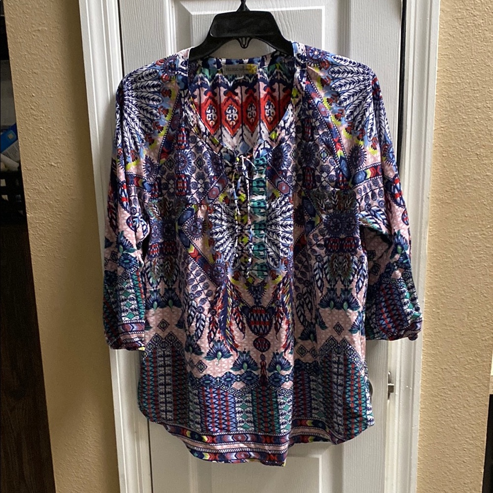 NWOT multi colored top .